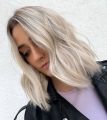 modne-kolory-wlosow-na-jesien-i-zime-2020-2021-szwedzki-blond-1